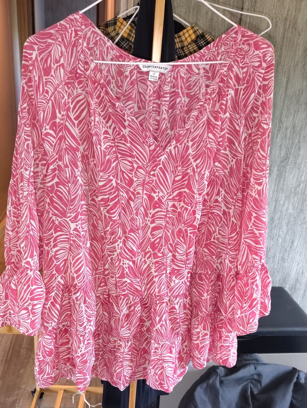 Counterparts Pink and White Leaf-Print V-Neck Tiered Tunic